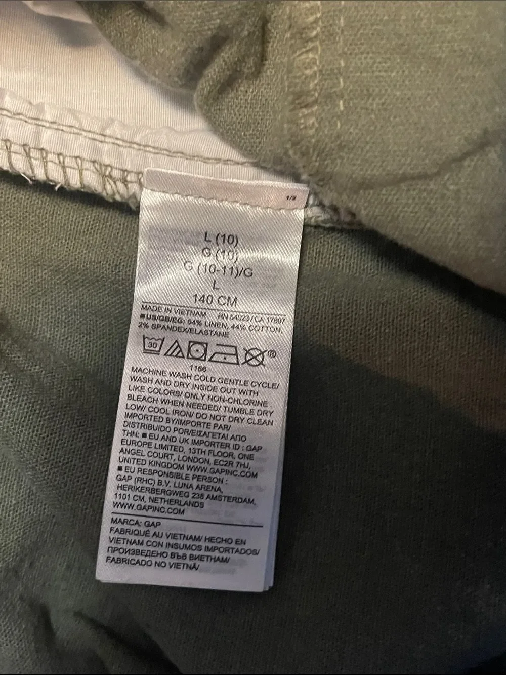 GAP casual olive